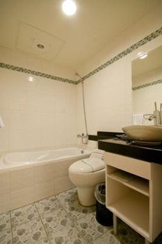 Green Park Commercial Hotel Đài Nam Ngoại thất bức ảnh